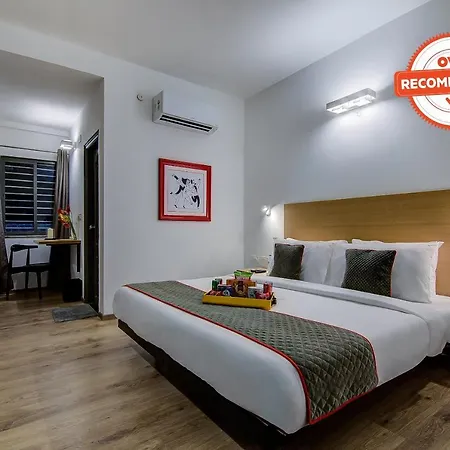 Oyo Townhouse 42 Urvashi Theatre Hotel